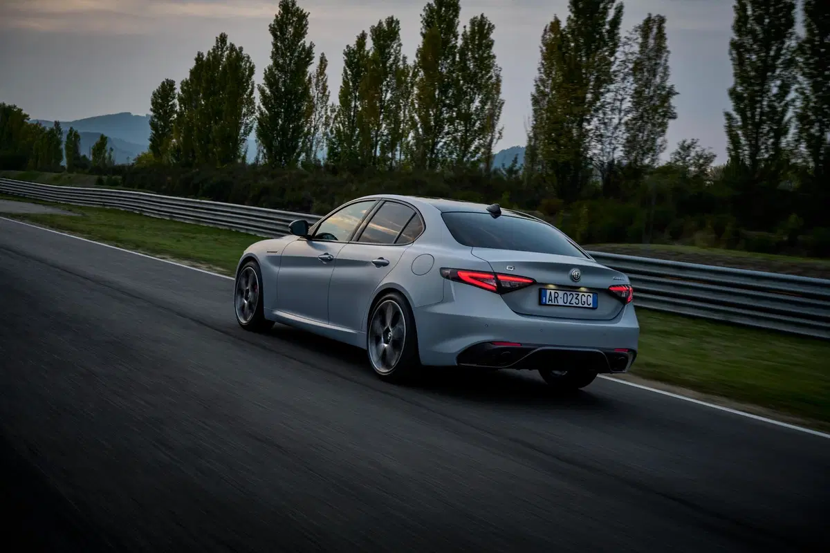 Alfa Romeo Giulia 2023 (4)