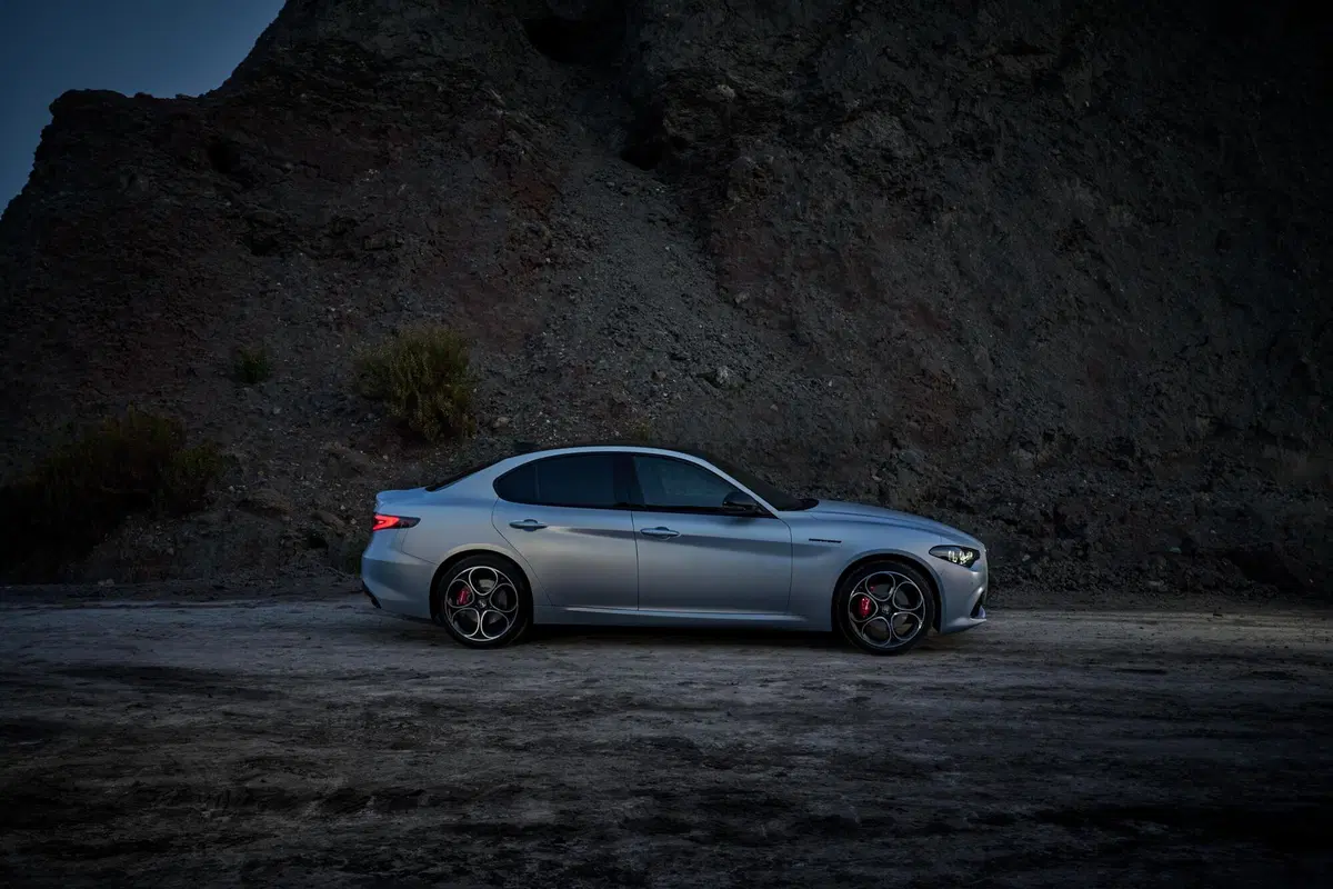 Alfa Romeo Giulia 2023 (6)