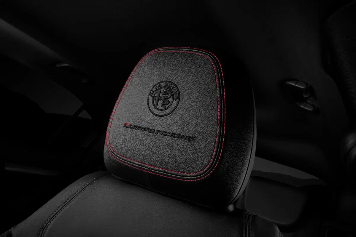 Alfa Romeo Giulia 2023 (9)