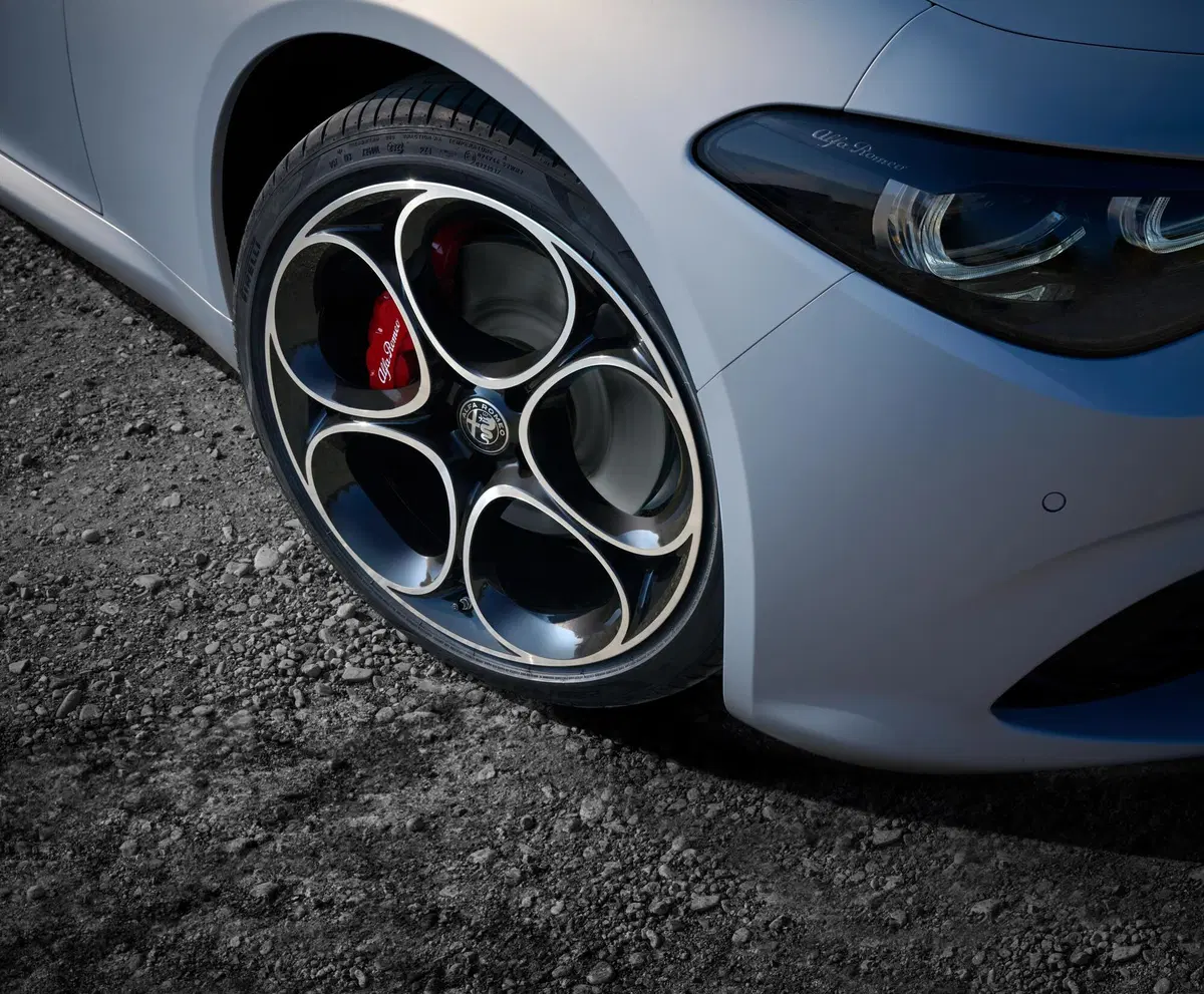 Alfa Romeo Giulia 2023 (11)
