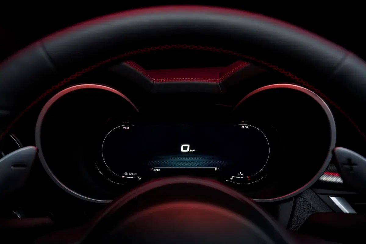Alfa Romeo Stelvio 2023  (3)