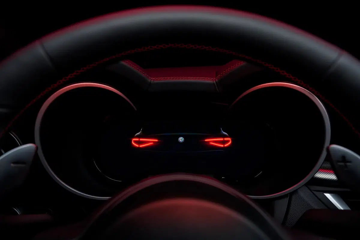 Alfa Romeo Stelvio 2023  (2)