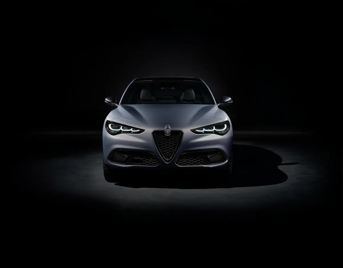 Alfa Romeo Stelvio 2023  (20)