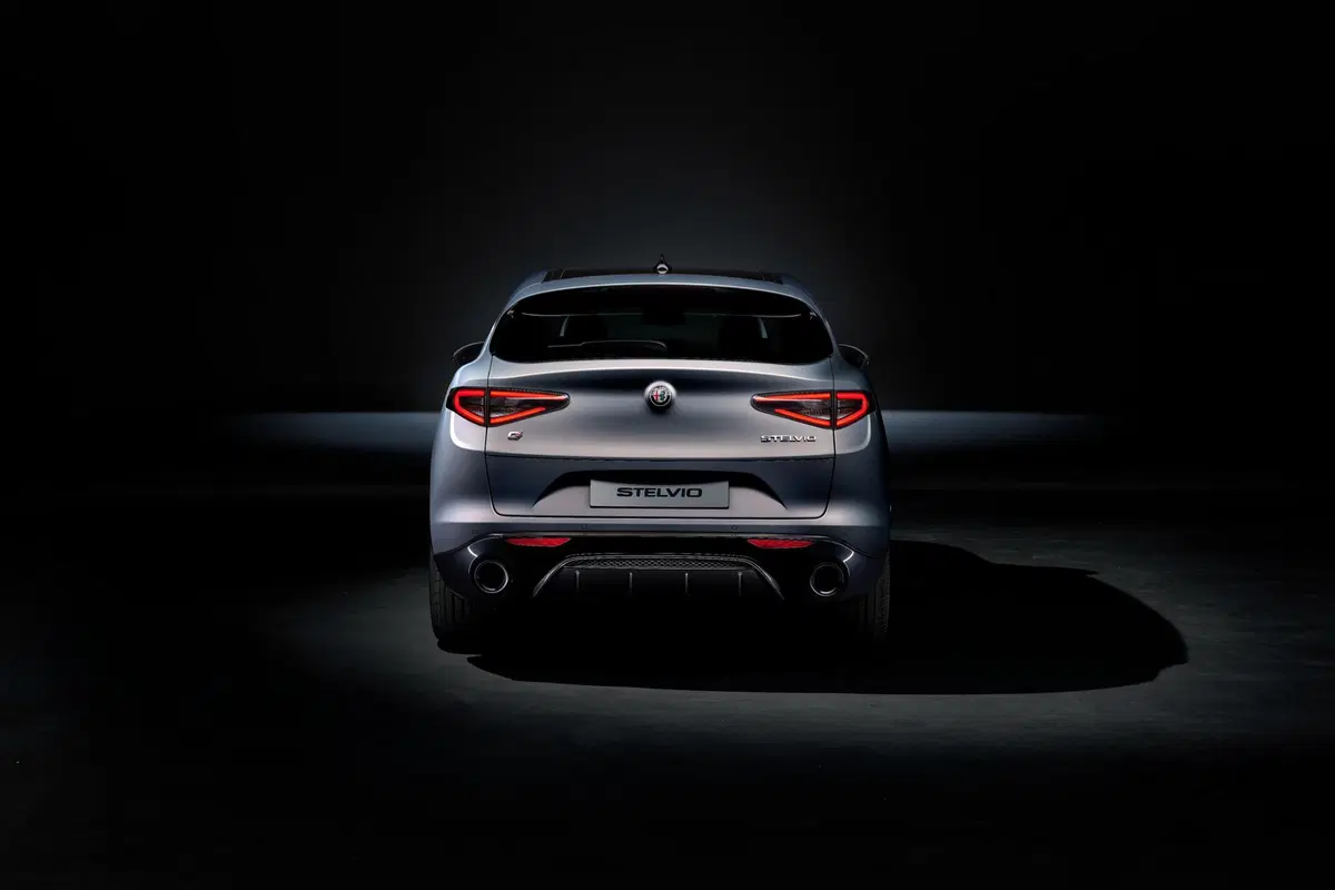 Alfa Romeo Stelvio 2023  (21)