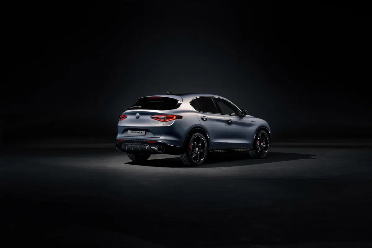 Alfa Romeo Stelvio 2023  (23)