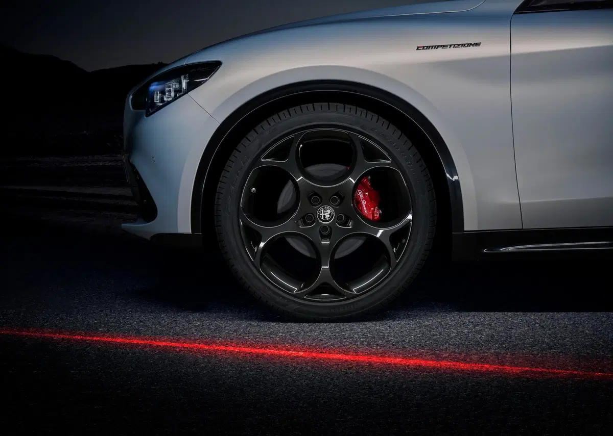 Alfa Romeo Stelvio 2023  (25)
