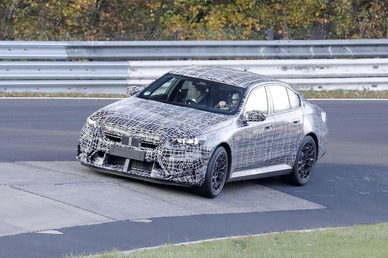 BMW M5 2024, ecco le foto spia