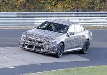 BMW M5 2024, ecco le foto spia