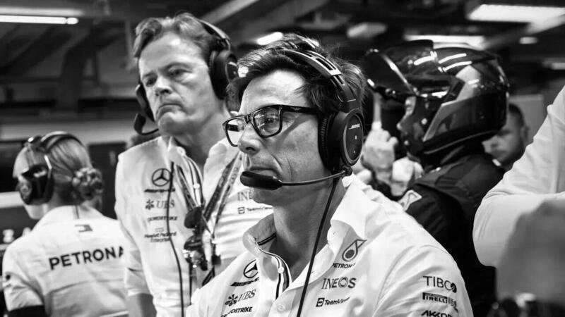 F1: l&#039;attenzione al dettaglio di Toto Wolff arriva fino ai bagni della Mercedes