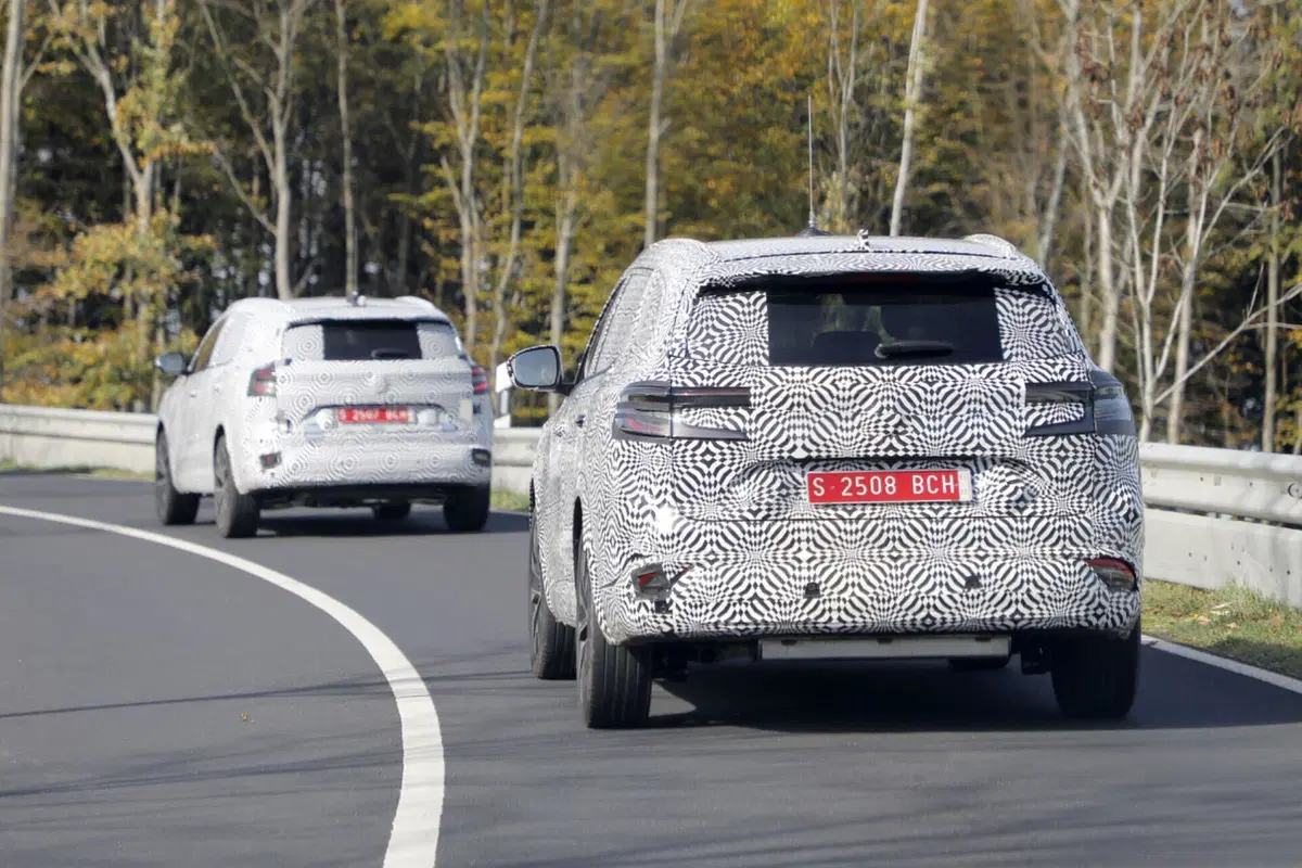 Renault Grand Austral 2023, ecco le foto spia (14)