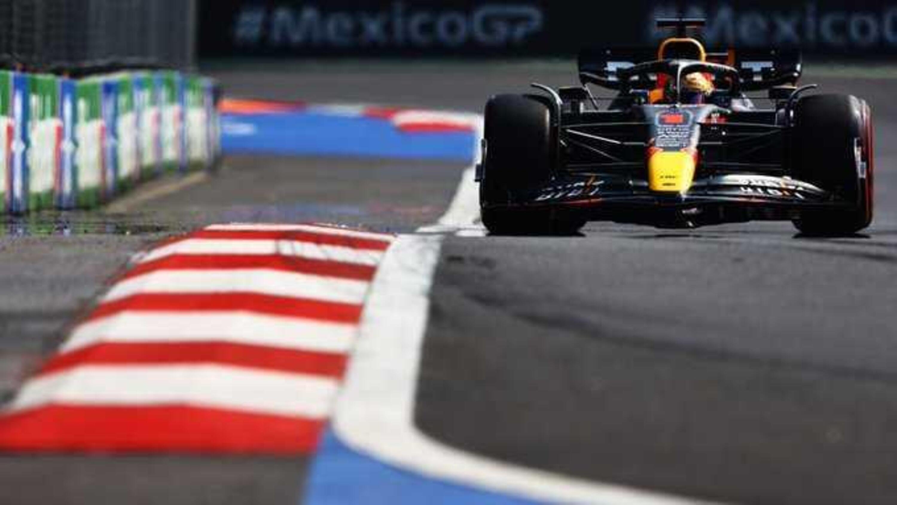 F1, GP Messico 2022: pole per Verstappen