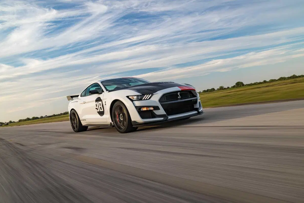 Ford Mustang Shelby GT500, bastano 1.220 Cv? (8)