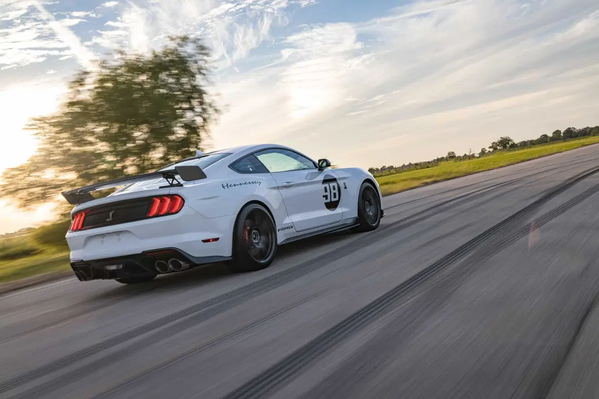 Ford Mustang Shelby GT500, bastano 1.220 Cv? (10)