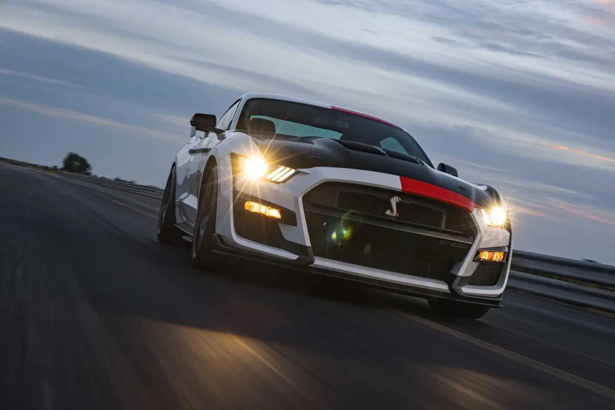Ford Mustang Shelby GT500, bastano 1.220 Cv? (15)