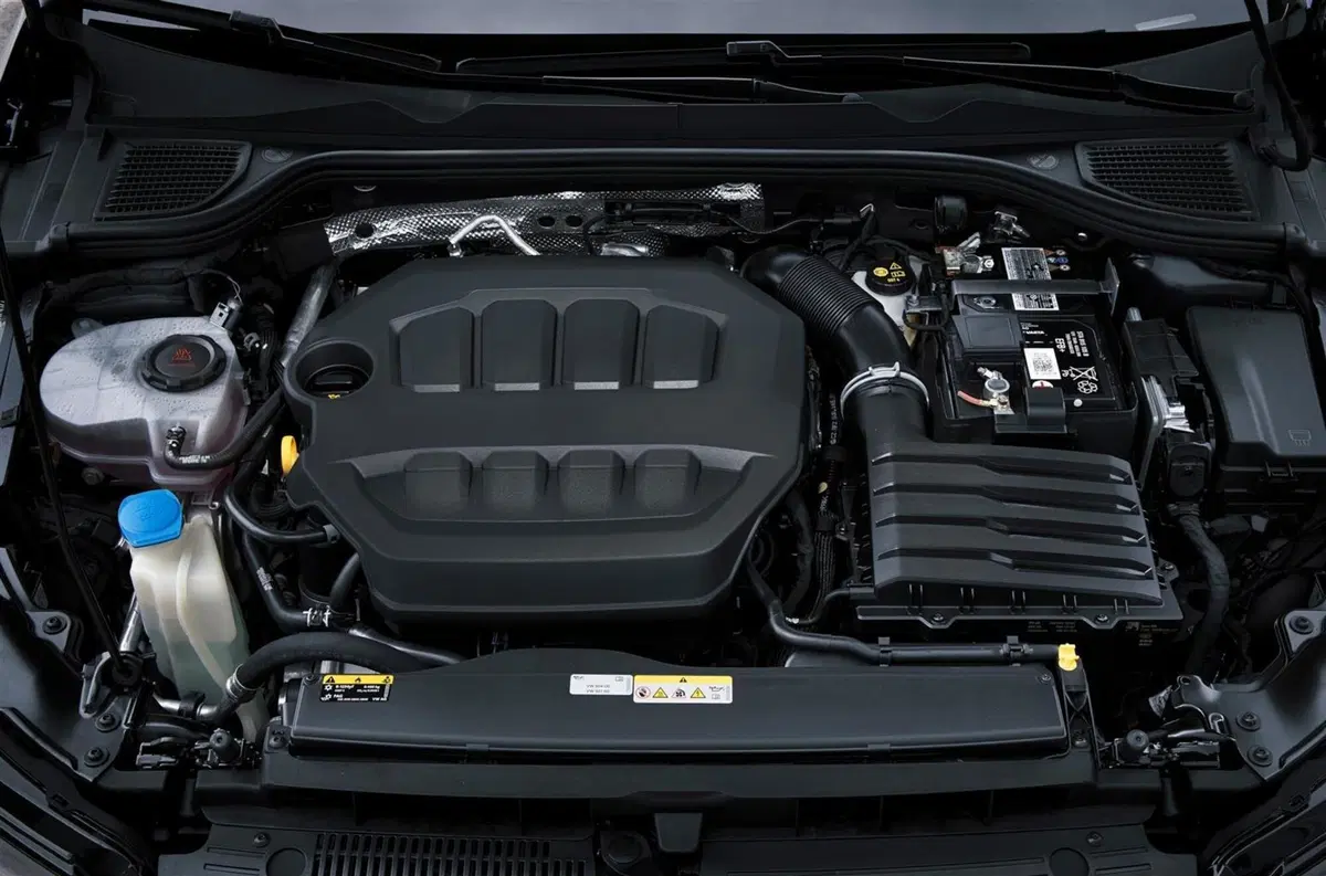 Volkswagen Golf 8 R (2022) (13)
