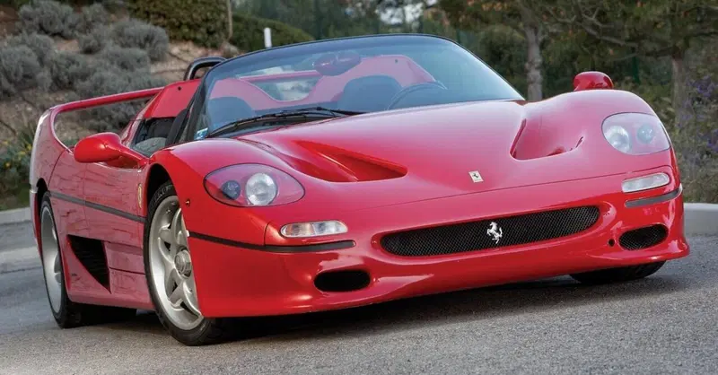 La Ferrari F50 di Michael Schumacher va all'asta. Autografata non da Schumi, ma...