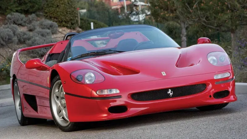 La Ferrari F50 di Michael Schumacher va all'asta. Autografata non da Schumi, ma...