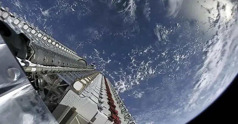 Starlink abbassa il prezzo da 70 a 50 euro al mese, e c'&egrave; anche per i camper