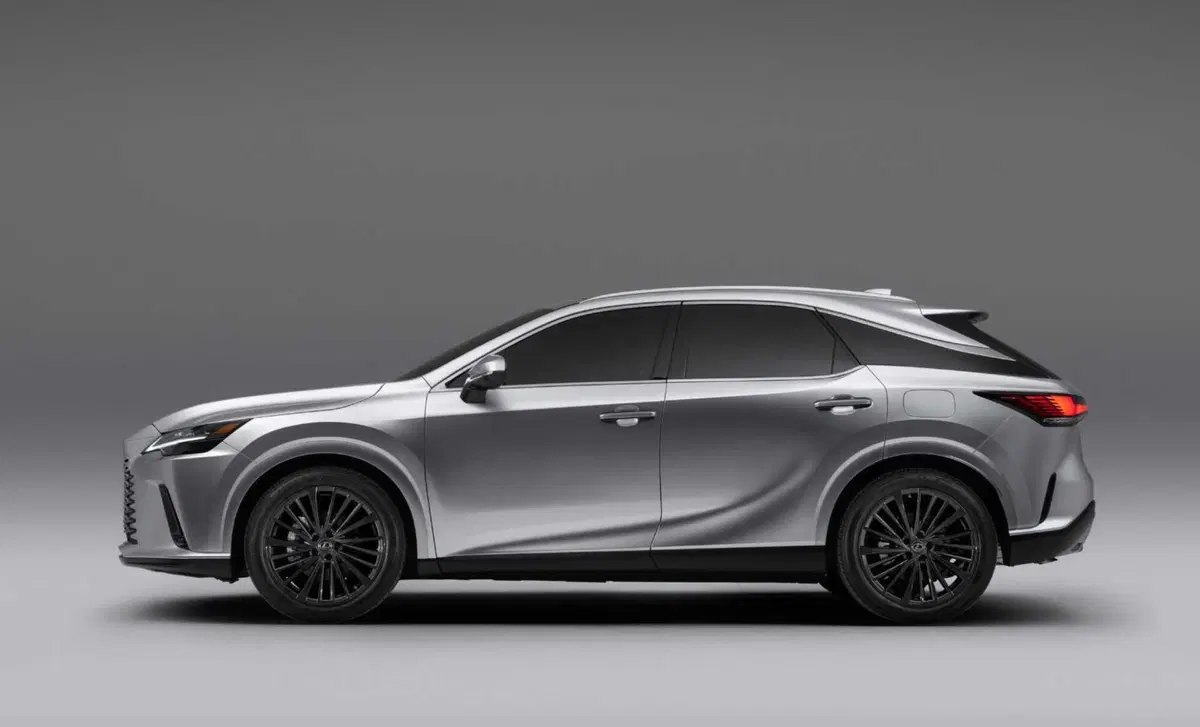 Lexus RX (2022-->>) (2)