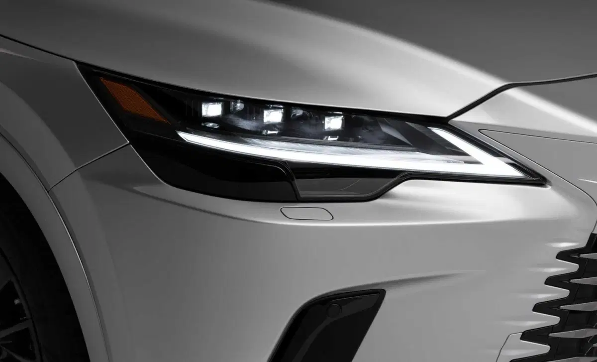 Lexus RX (2022-->>) (13)