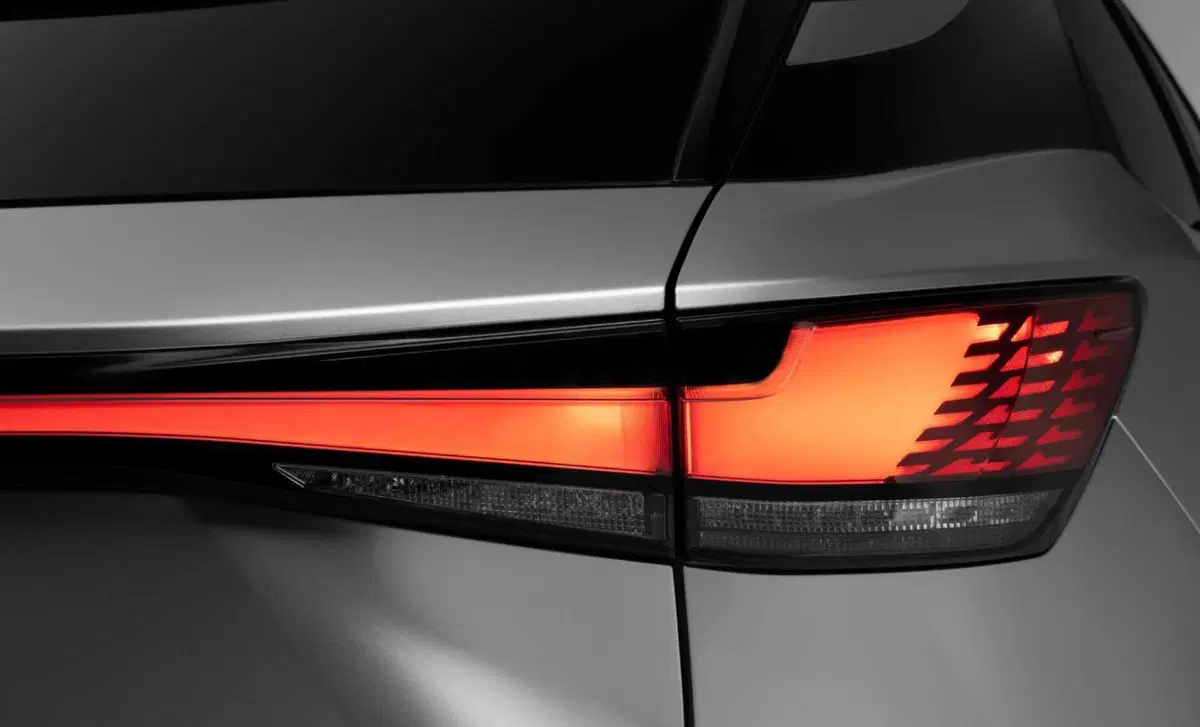 Lexus RX (2022-->>) (18)