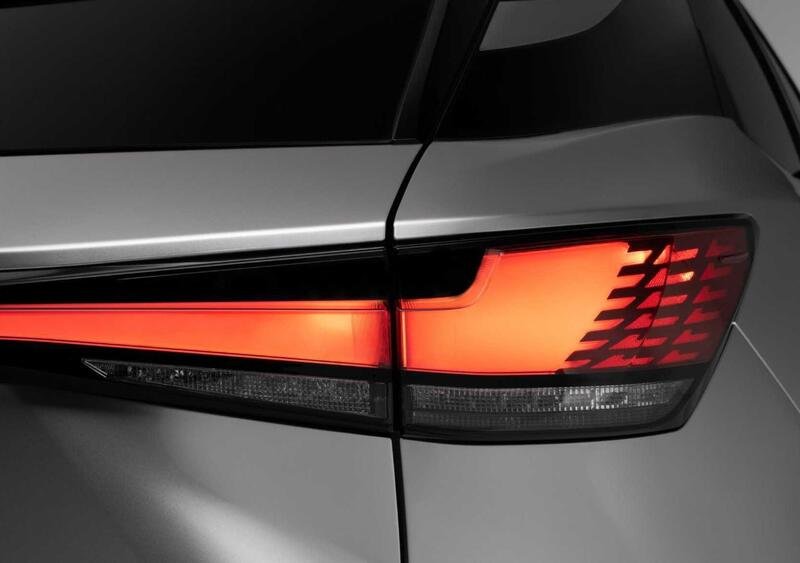 Lexus RX (2022-->>) (18)