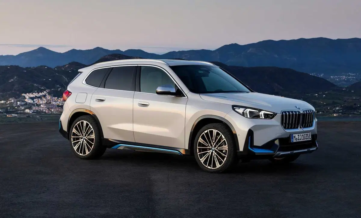 BMW iX1 (2022-->>) (6)