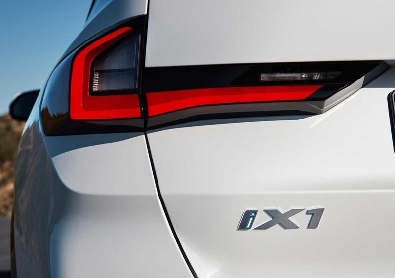 BMW iX1 (2022->>) (17)