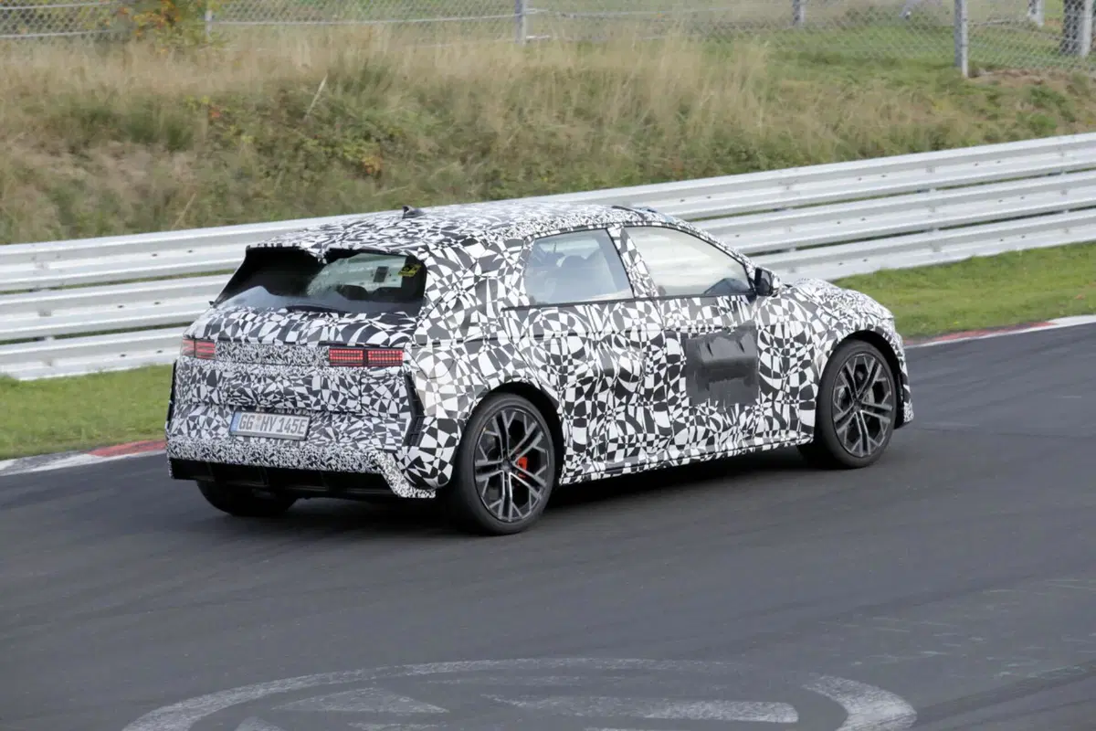 Hyundai Ioniq 5 N, ecco le nuove foto spia (3)