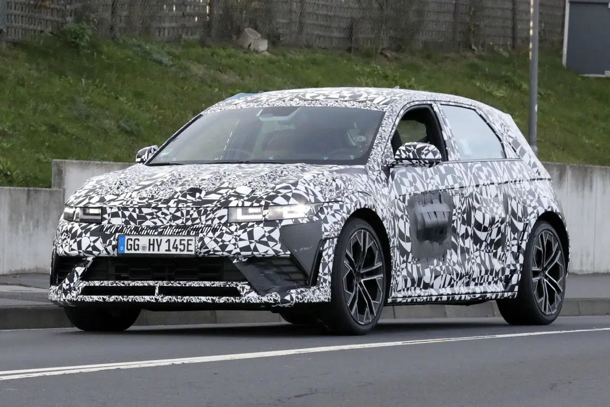 Hyundai Ioniq 5 N, ecco le nuove foto spia (7)