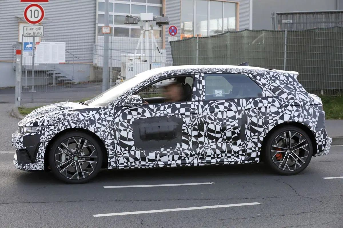 Hyundai Ioniq 5 N, ecco le nuove foto spia (15)