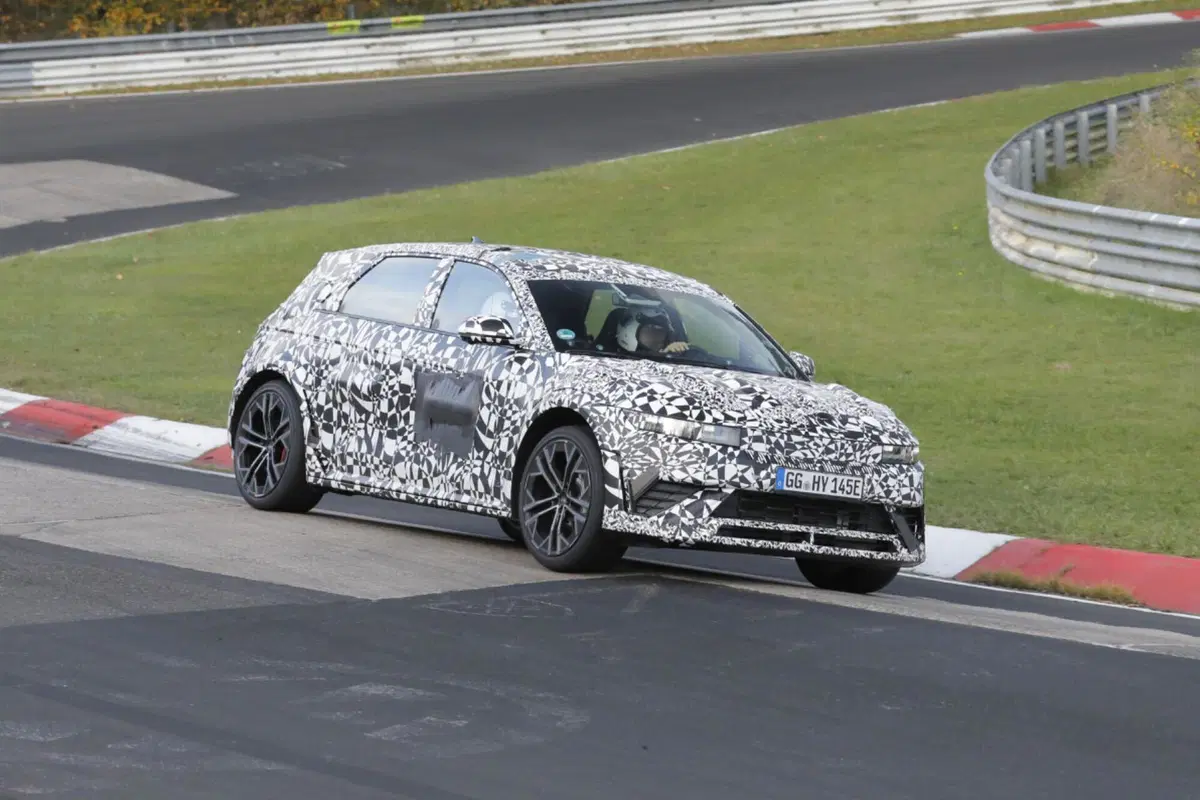 Hyundai Ioniq 5 N, ecco le nuove foto spia (14)