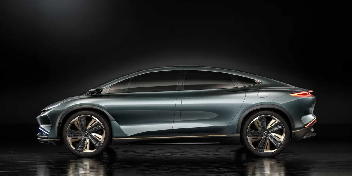 Aehra, la nuova supercar elettrica extralong made in Italy (3)