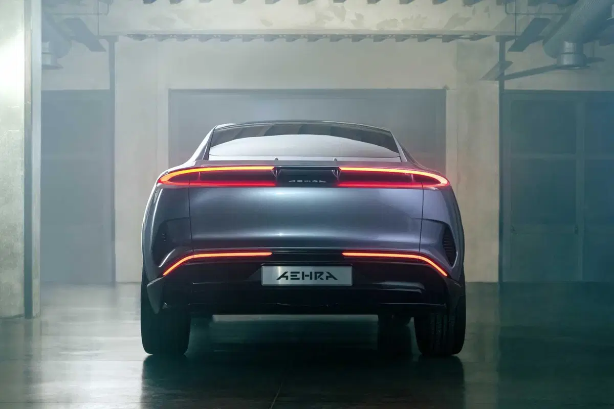 Aehra, la nuova supercar elettrica extralong made in Italy (6)