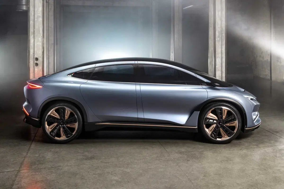 Aehra, la nuova supercar elettrica extralong made in Italy (8)