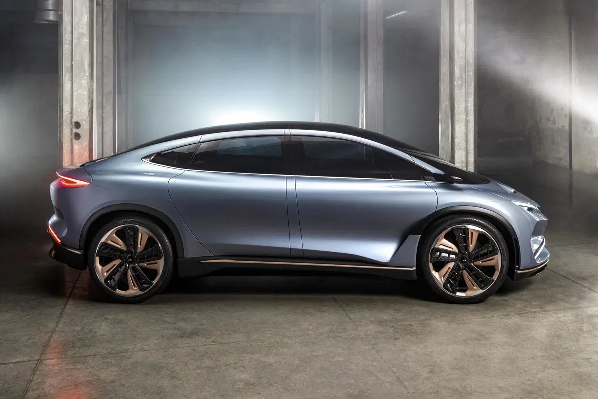 Aehra, la nuova supercar elettrica extralong made in Italy (6)