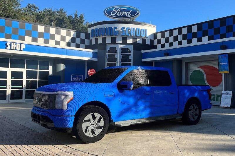 La prima auto elettrica ufficiale Lego: Ford F-150 Lightning