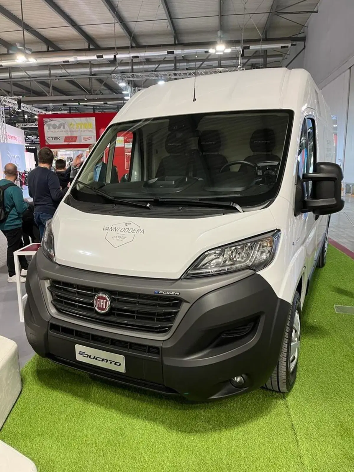 Fiat elettrici all'Eicma: ma quanto sono comodi E-Scudo e E-Ducato per portare le moto?  (13)