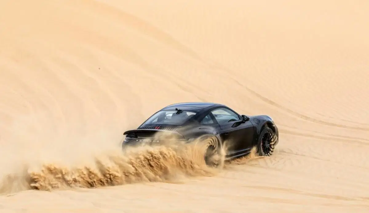 Porsche 911 Dakar: l'anteprima a Los Angeles il 16 novembre (9)