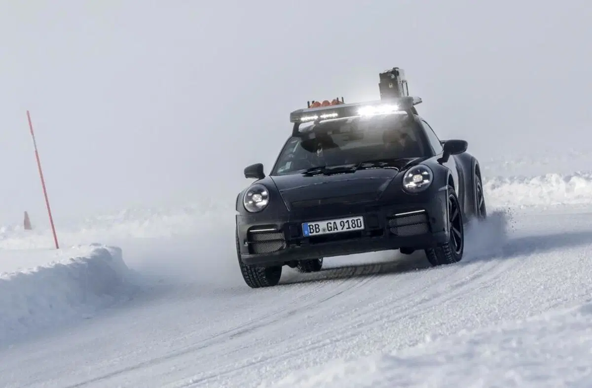 Porsche 911 Dakar: l'anteprima a Los Angeles il 16 novembre (12)