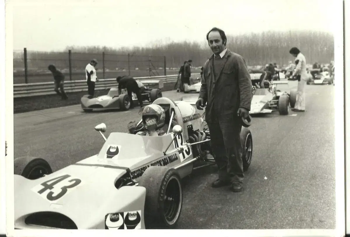 F1. Alessandro Pesenti Rossi, dai cavalli della Tyrrell 007 Rondini Gulf a quelli della sua tenuta (9)