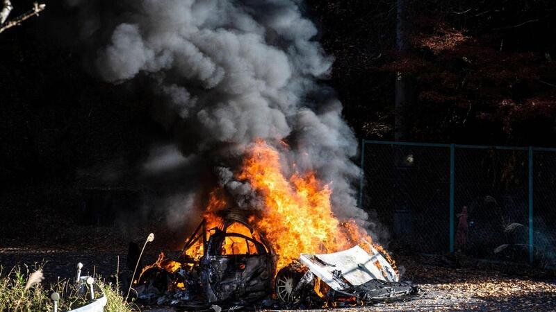 WRC, paura al Rally del Giappone per Dani Sordo: la sua Hyundai distrutta dalle fiamme