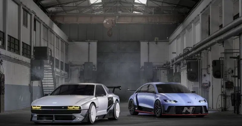 Hyundai N Vision 74: oltre le batterie, c'&egrave; l'idrogeno sportivo da 640 CV