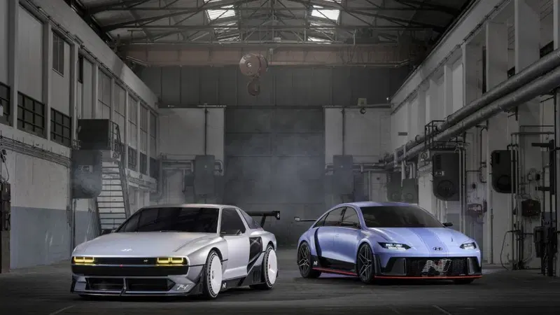 Hyundai N Vision 74: oltre le batterie, c'&egrave; l'idrogeno sportivo da 640 CV
