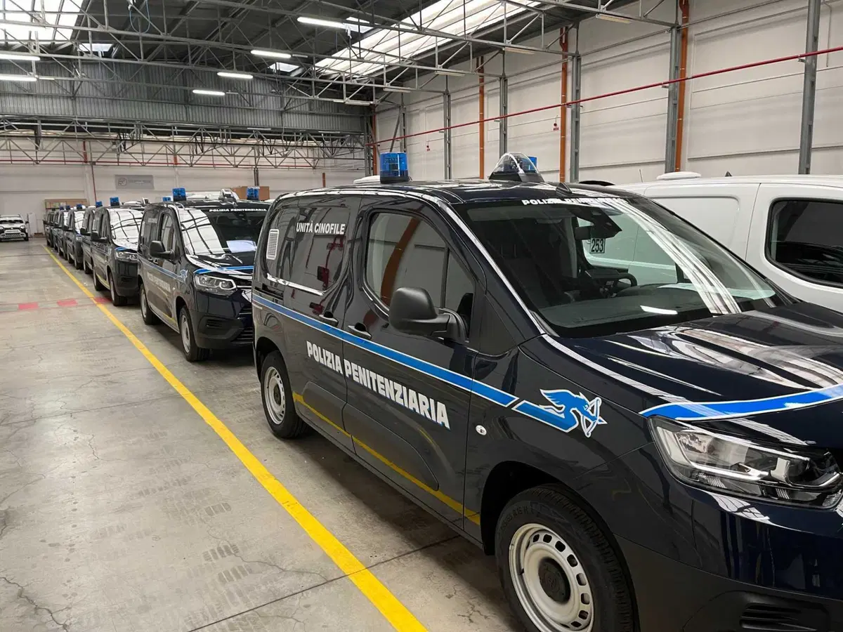 La Polizia penitenziaria viaggia con la Toyota Yaris Hybrid (5)