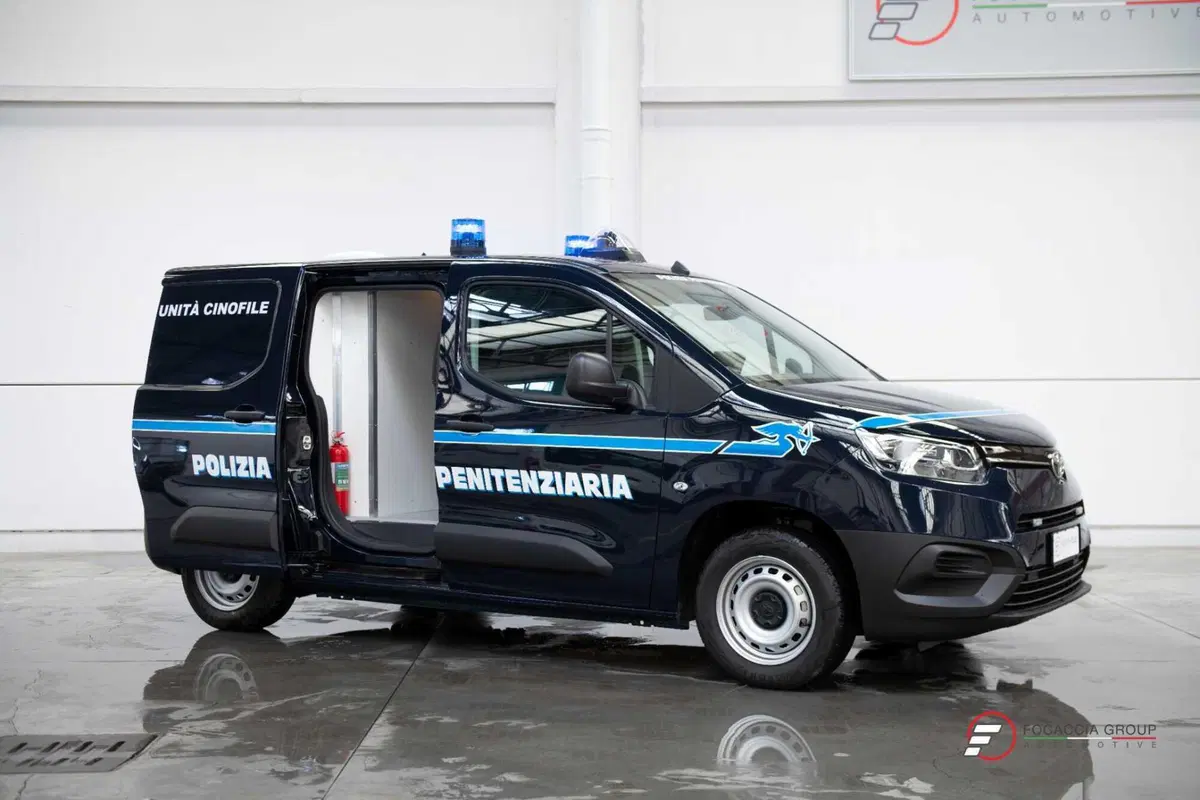 La Polizia penitenziaria viaggia con la Toyota Yaris Hybrid (4)