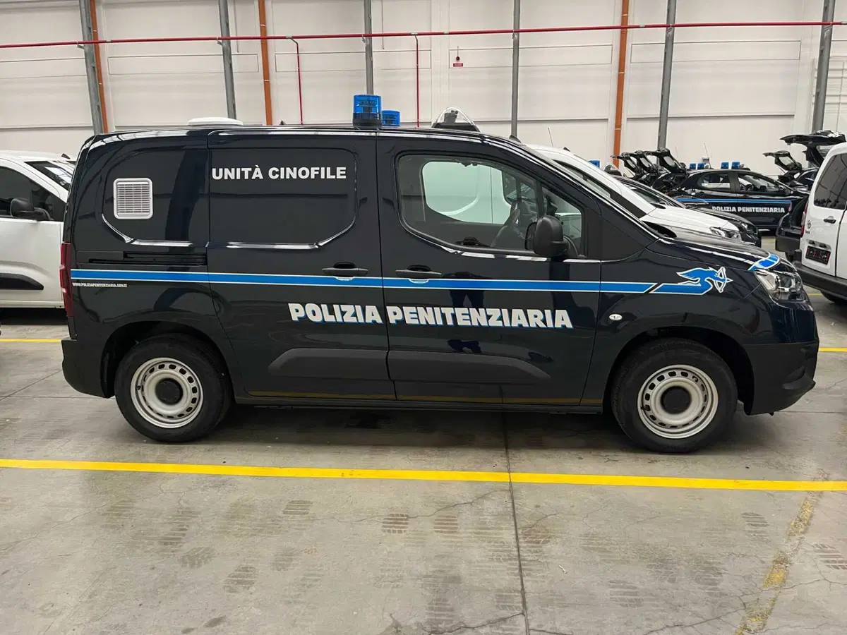 La Polizia penitenziaria viaggia con la Toyota Yaris Hybrid (6)