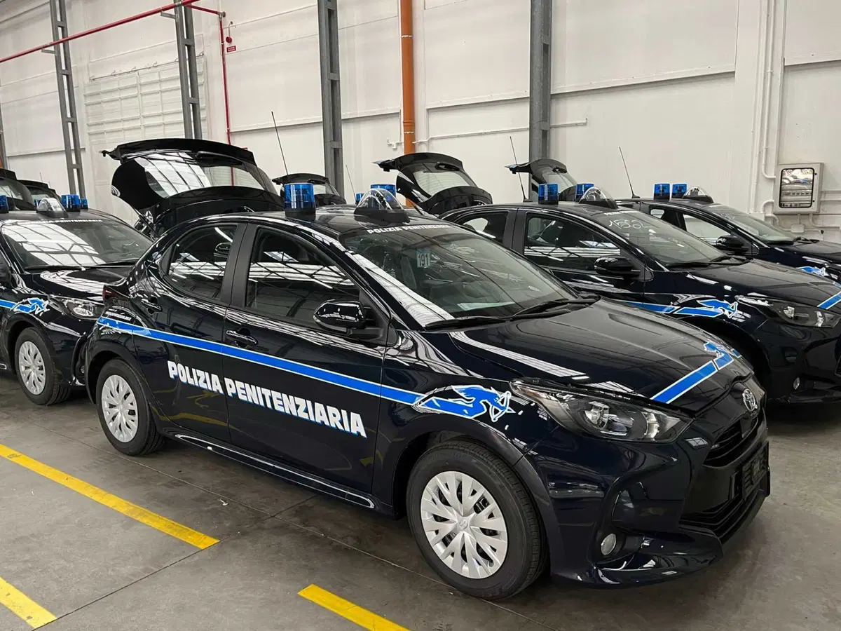 La Polizia penitenziaria viaggia con la Toyota Yaris Hybrid (2)