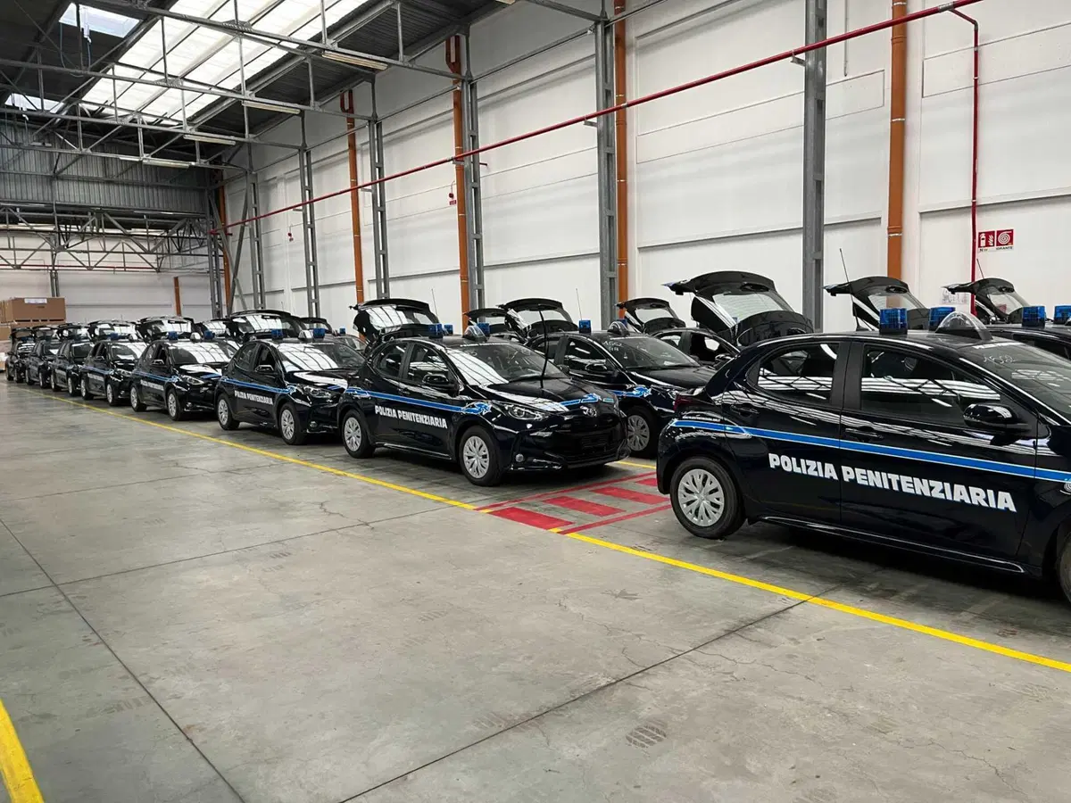 La Polizia penitenziaria viaggia con la Toyota Yaris Hybrid (3)