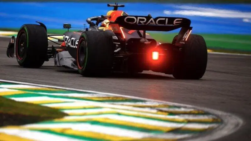 Formula 1, Verstappen: "Un bloccaggio mi &egrave; costato la pole"